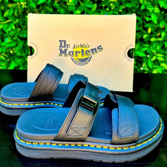 Dr. Martens Chilton Sandals! Brand new! - Picture 1 of 9